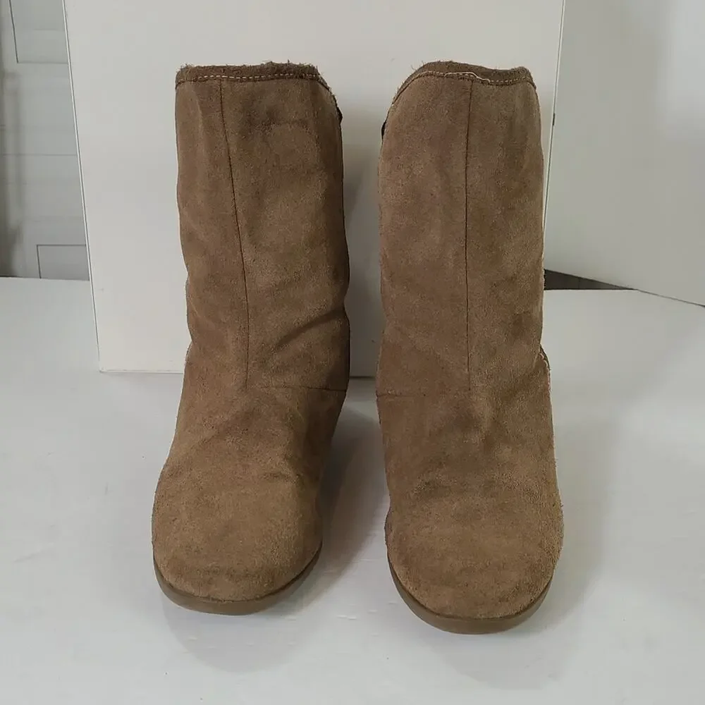 Sporto Ella SZ 9 Boots Waterproof Suede Insulated Brown Pull On Rubber Sole
